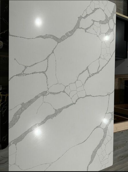 Quartz Slab Calcutta Milano