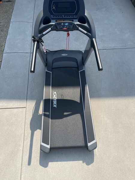 Cybex 625T Treadmill - Commercial or Home - Very low Miles