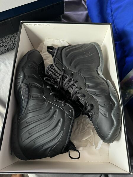 Foams Black Size 7y