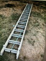 32 Feet Retractable Ladder