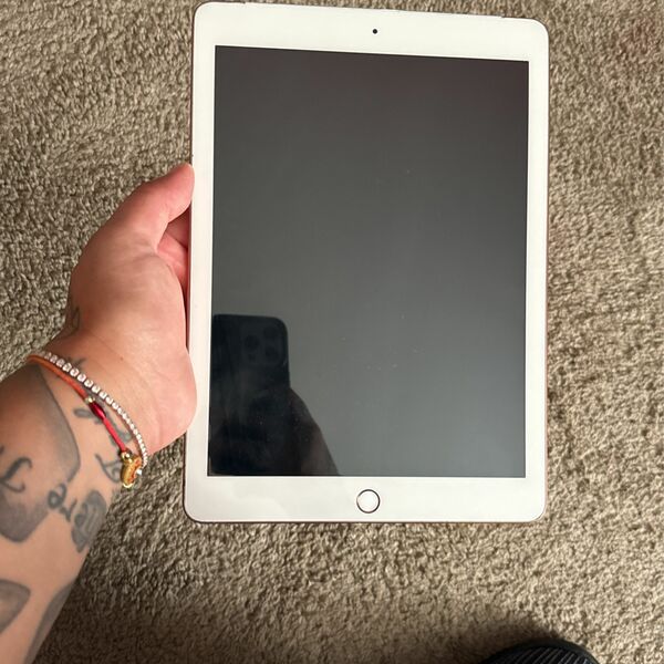 iPad 6th Gen