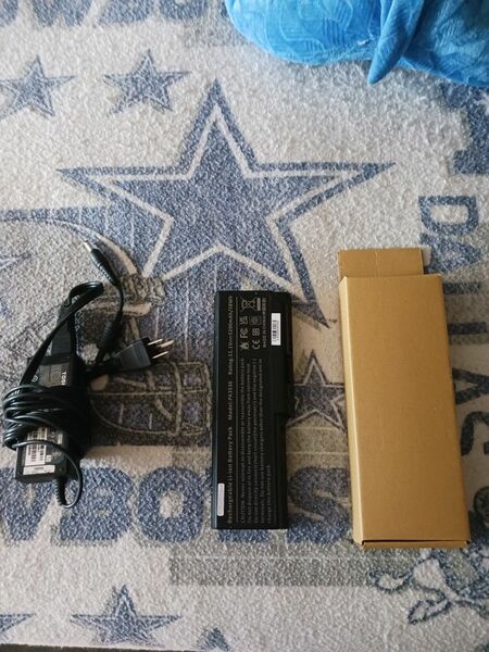 TOSHIBA BATTERY & CHARGER