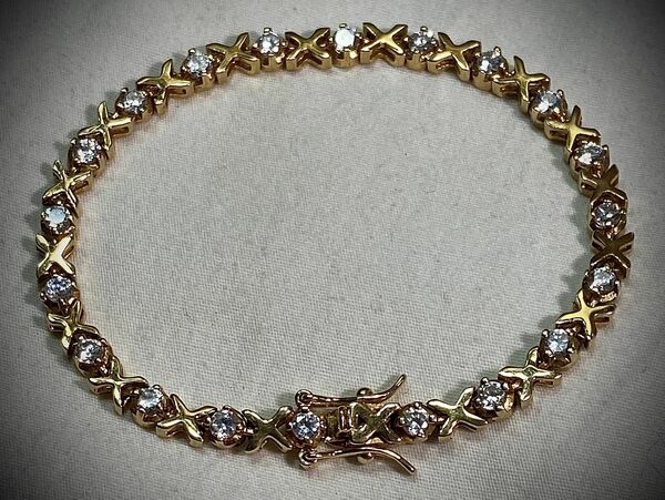 14K Yellow Gold XO (hugs n kisses) 8” Tennis Bangle Bracelet. 12 Grams