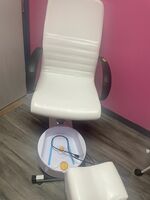 Pedicure chair and bowl.