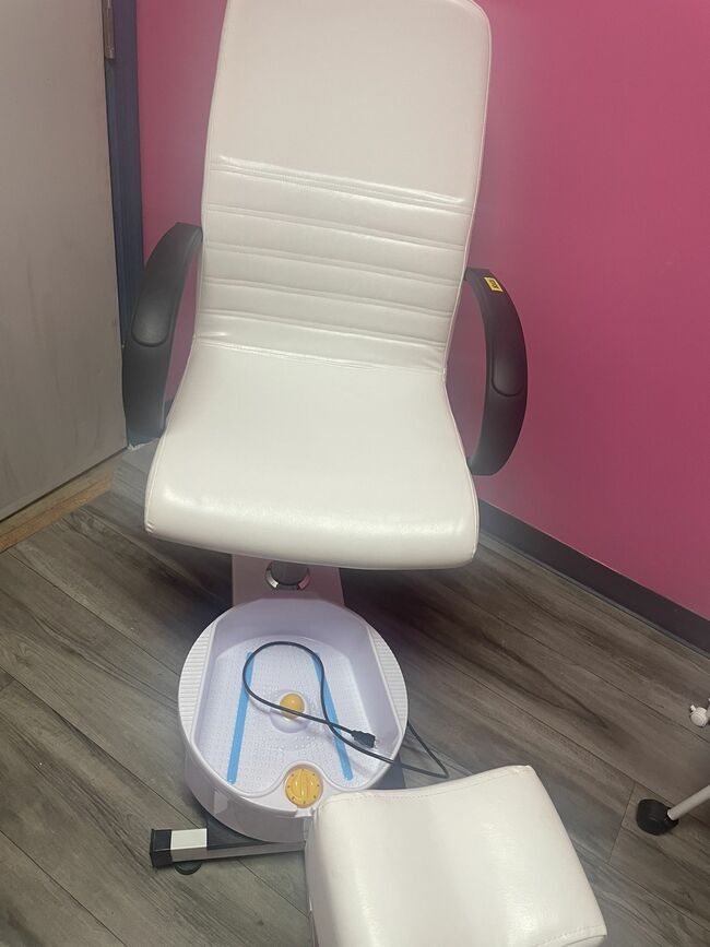 Pedicure chair and bowl.