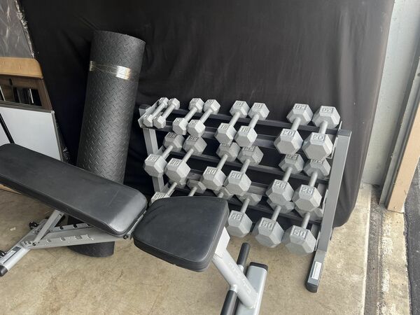 Hex Dumbbell Set 5-50 Lb Pairs USED (LIKE NEW)