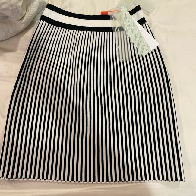 offwhite skirt