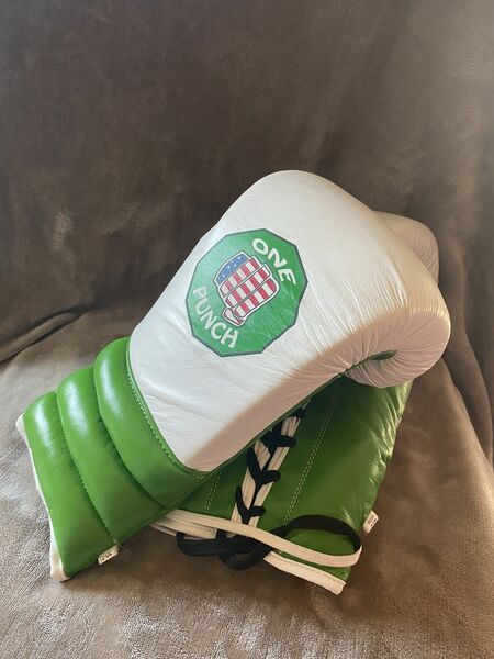 Boxing gloves 18oz Tie ups