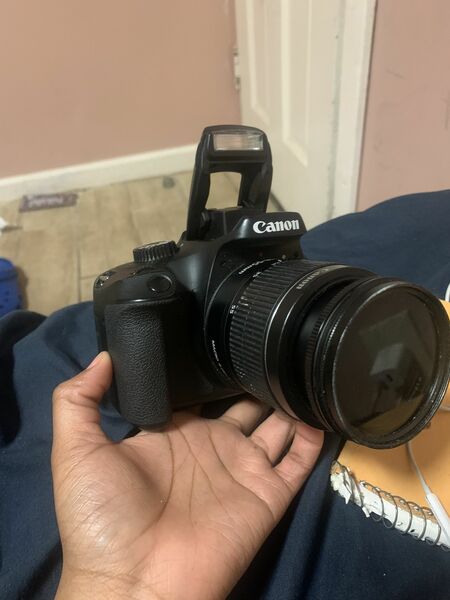 Canon EOS 4000D