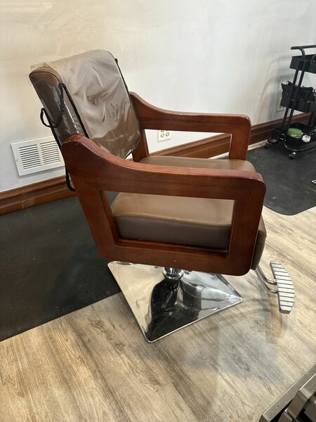 yling Chair (4) $75Each