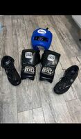 Boxing Winning Headgear Reyes Gloves 16oz Boxing Shoe Size 9