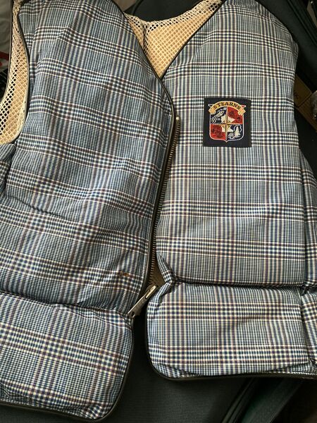 earns Fishing / LifeJacket