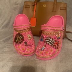 Tee’s Glamorous Designs