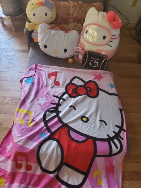 Hellow Kitty Lot