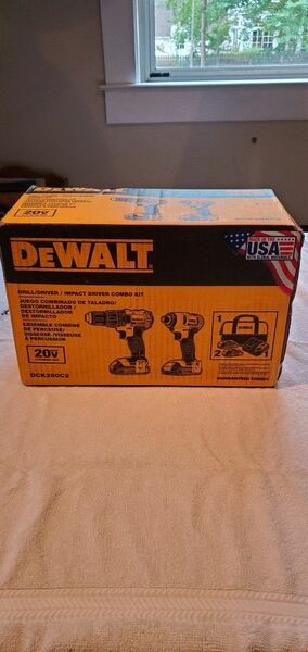 DeWalt Drill & Impact Driver Set NIB