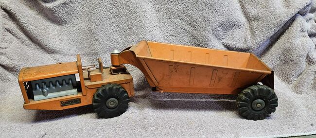 ructo Bottom Dump Toy