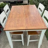 Bar Height Table & Chairs