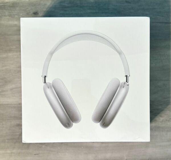 SEALED** AirPods Max- Silver