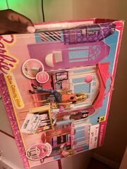 Barbie Glam Getaway House