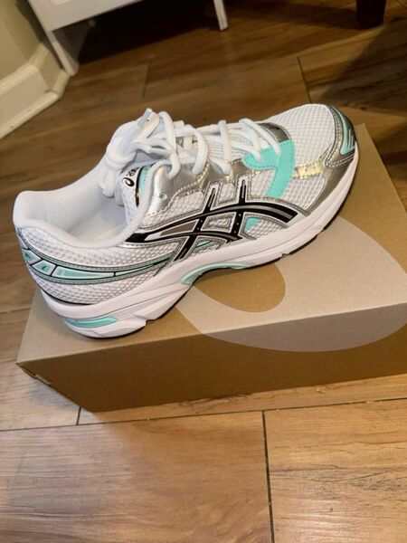 baby blue asics