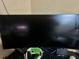 34in UltraWide 4K Screens
