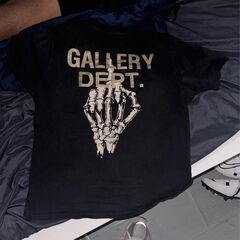 gallery deot middle finger shirt
