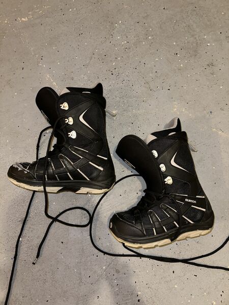 Snowboard Boots And Snowboard