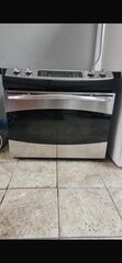 GE 30” Wide Electric Stove