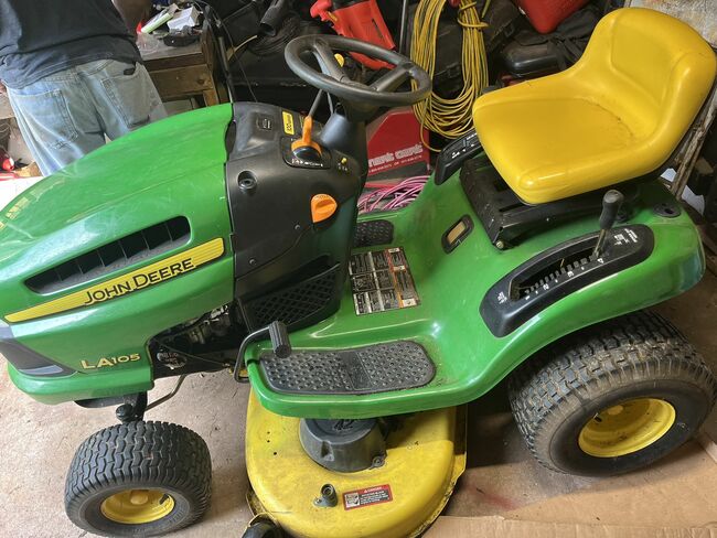 2018 John Deer LA 105 “46” HP 19.0