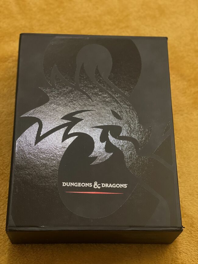 Dungeons & Dragons Core Rulebooks Gift Set (Special Foil Cover Edition with Slipcase, Player's Handbook, Dungeon Master's Guide, Monster Manual, TCoE)