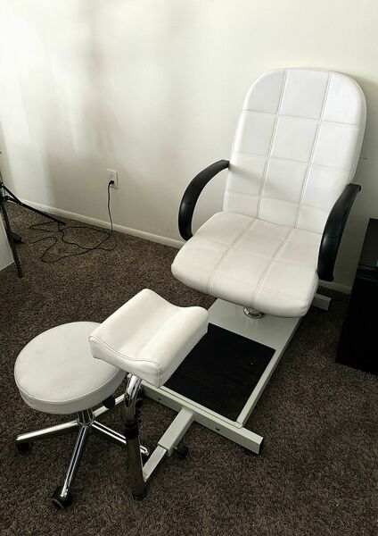 Pedicure Chair With Stool