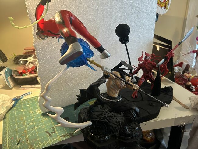 WhiteBeard battle two red aliens