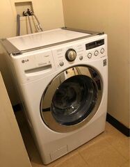 LG WASHER AND DRYER SET(STACKABLE)
