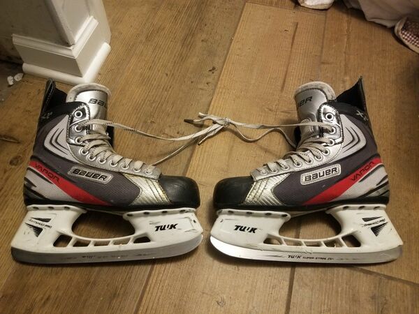 BAUER ICE SKATES
