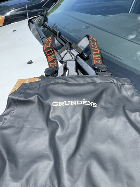 Grunden’s Fishing Bib