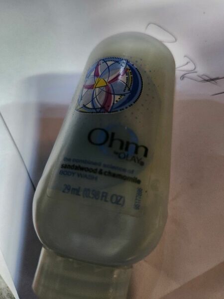 ohm by Olay bodywash