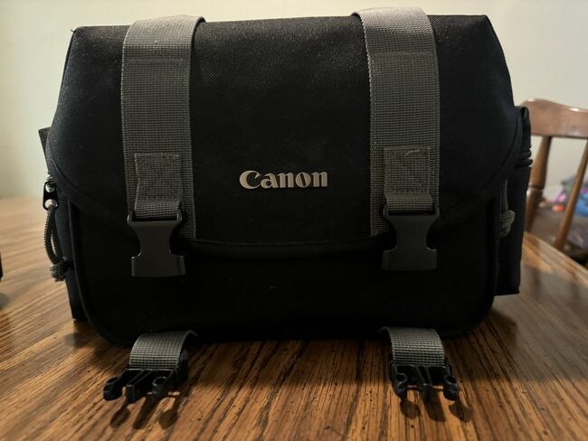 Canon Camera T7i
